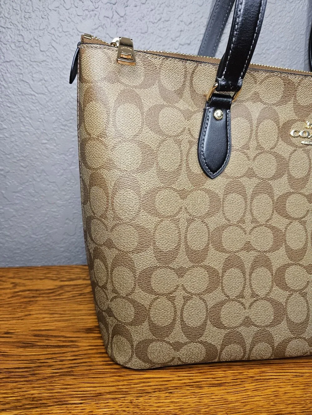 Coach Gallery Tote in Signature Canvas